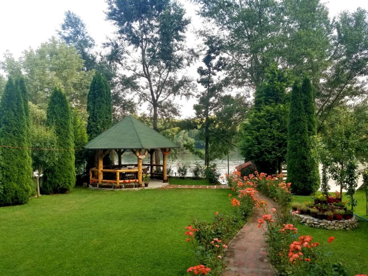 Apartman "Kapetana Luka" Ljubovija Extérieur photo